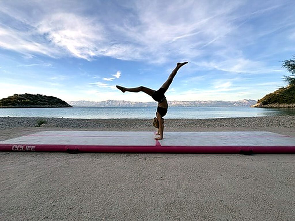 Handstand im Spagat