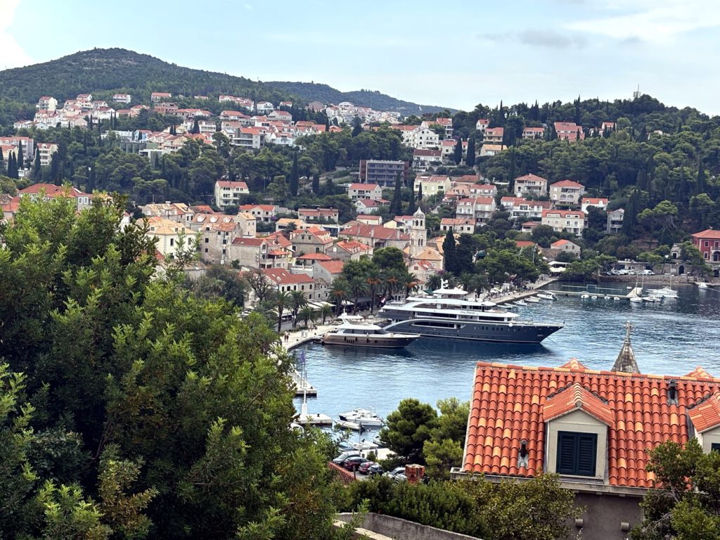 Yacht Lady Elegance im Hafen von Cavtat