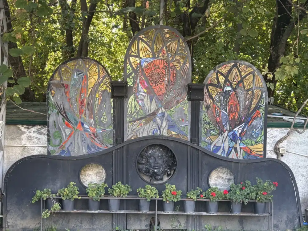 Mosaik-Kunstwerk am Campingplatz bei Shkodra